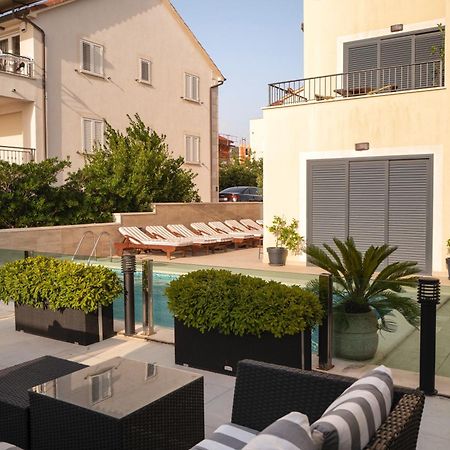 Villa Royale With Pool Χβαρ Εξωτερικό φωτογραφία