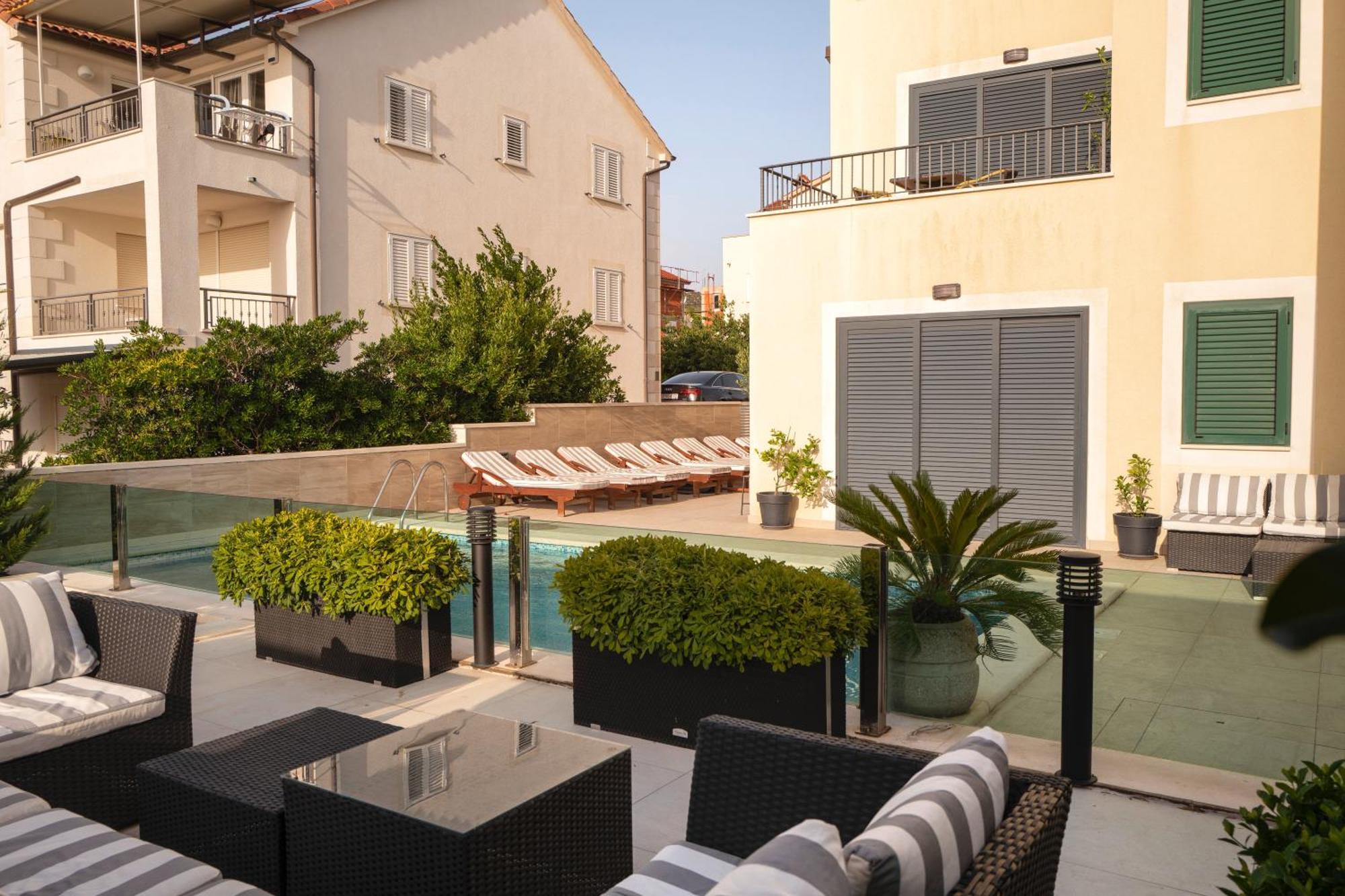 Villa Royale With Pool Χβαρ Εξωτερικό φωτογραφία