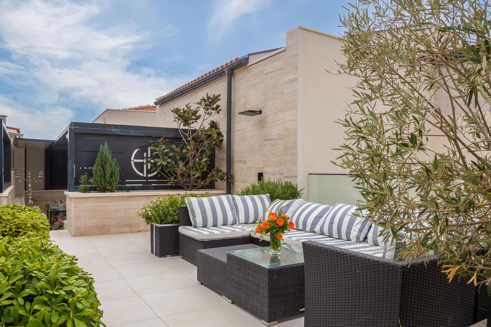 Villa Royale With Pool Χβαρ Εξωτερικό φωτογραφία