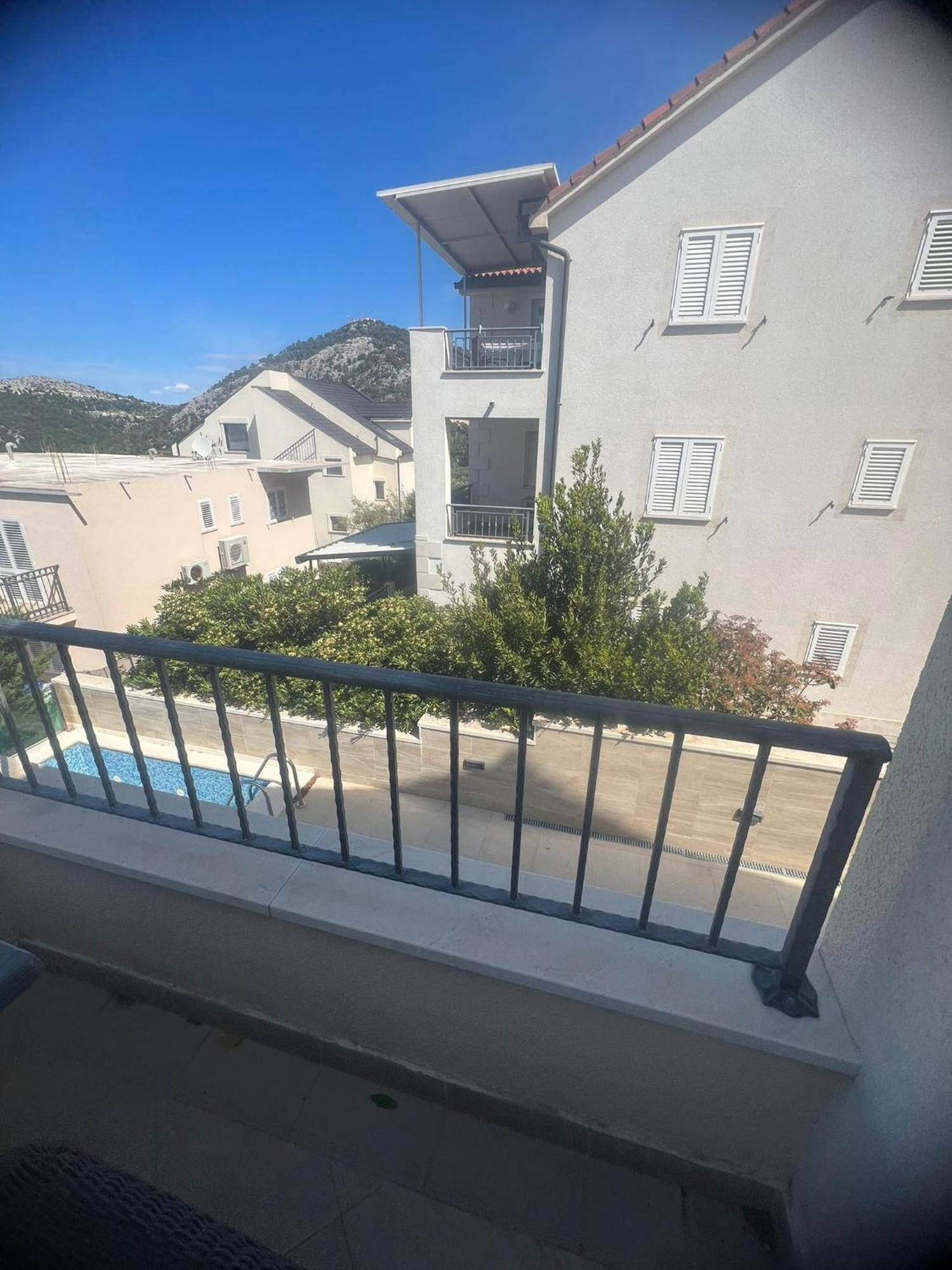 Villa Royale With Pool Χβαρ Εξωτερικό φωτογραφία