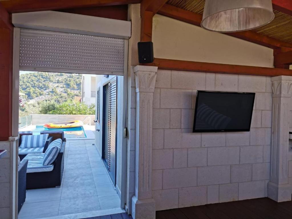 Villa Royale With Pool Χβαρ Εξωτερικό φωτογραφία